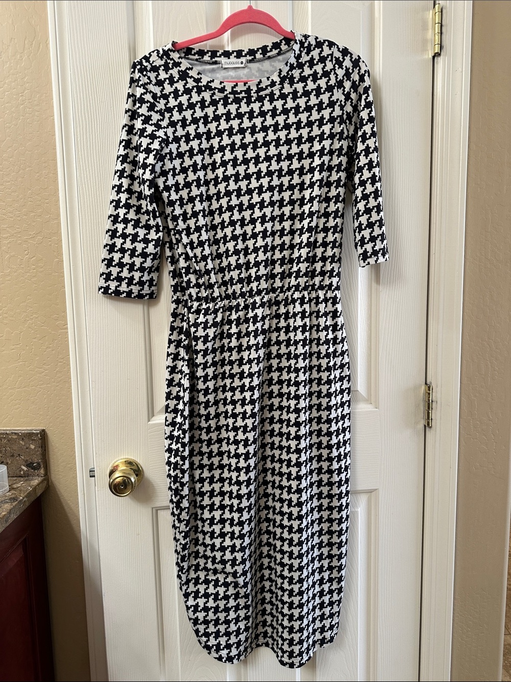 Black & White Houndstooth Midi Dress by NUGGLES